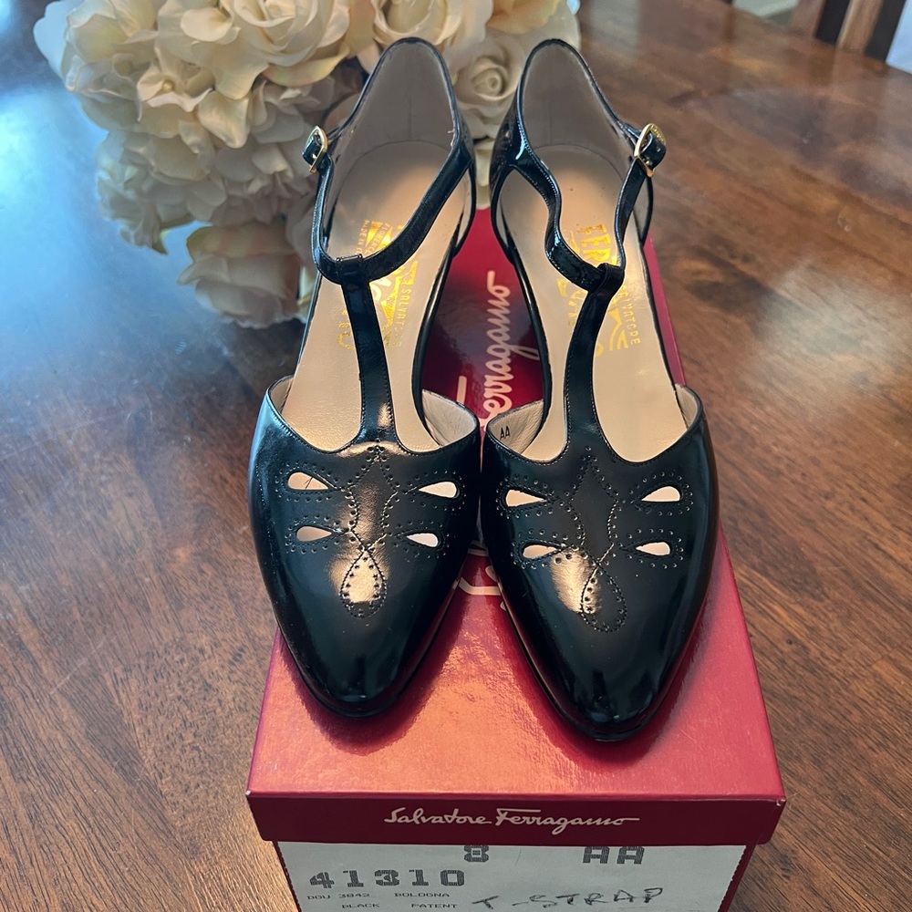 Salvatore Ferragamo Vintage Black Parent Leather Shoes Sz 8 AA